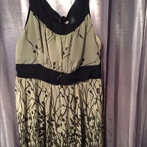 Lane Bryant dress size 20, greens and black color